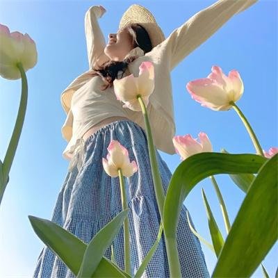 姹紫嫣红碧绿波